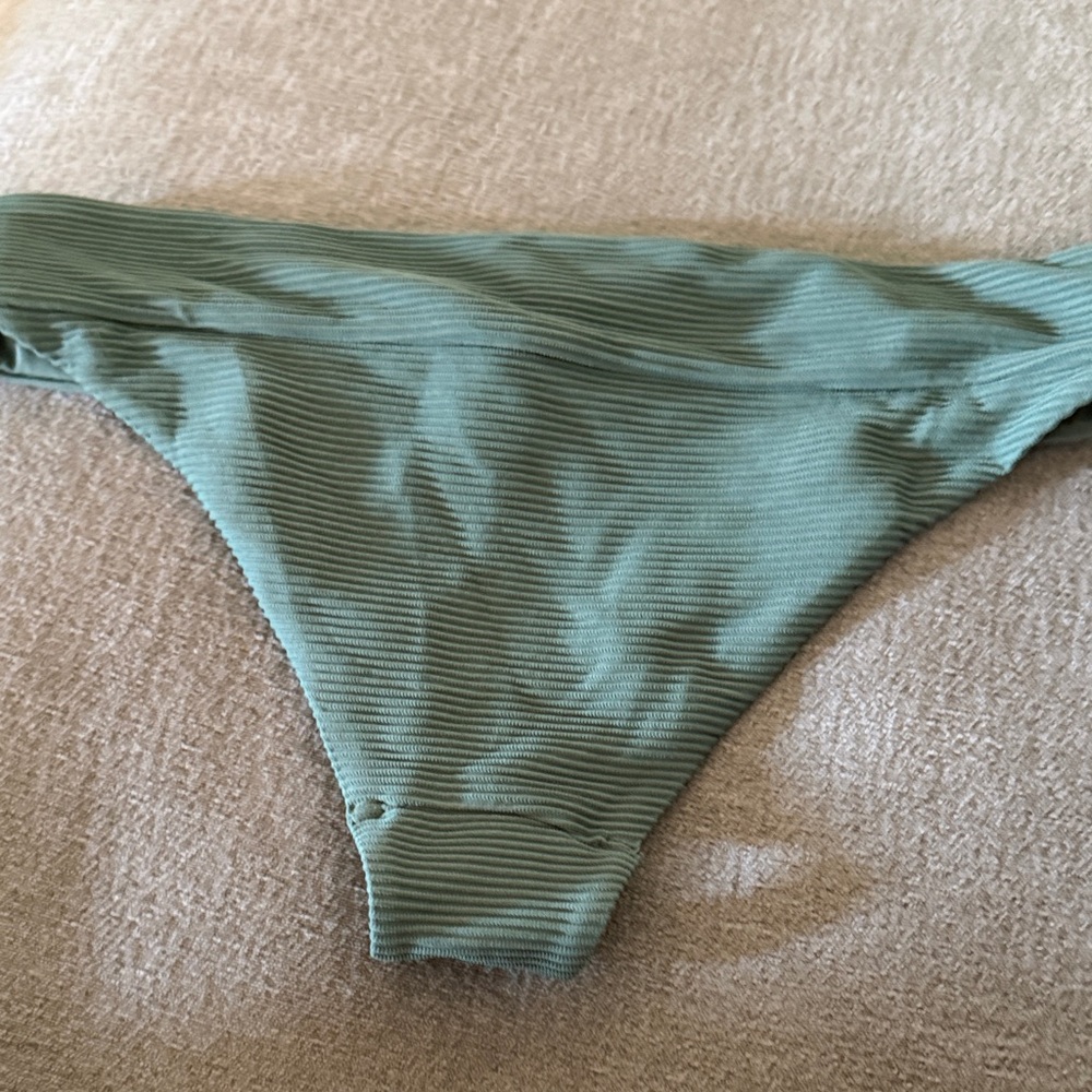 H&M Olive Ribbed Bikini Bottom - Picture 3 of 3